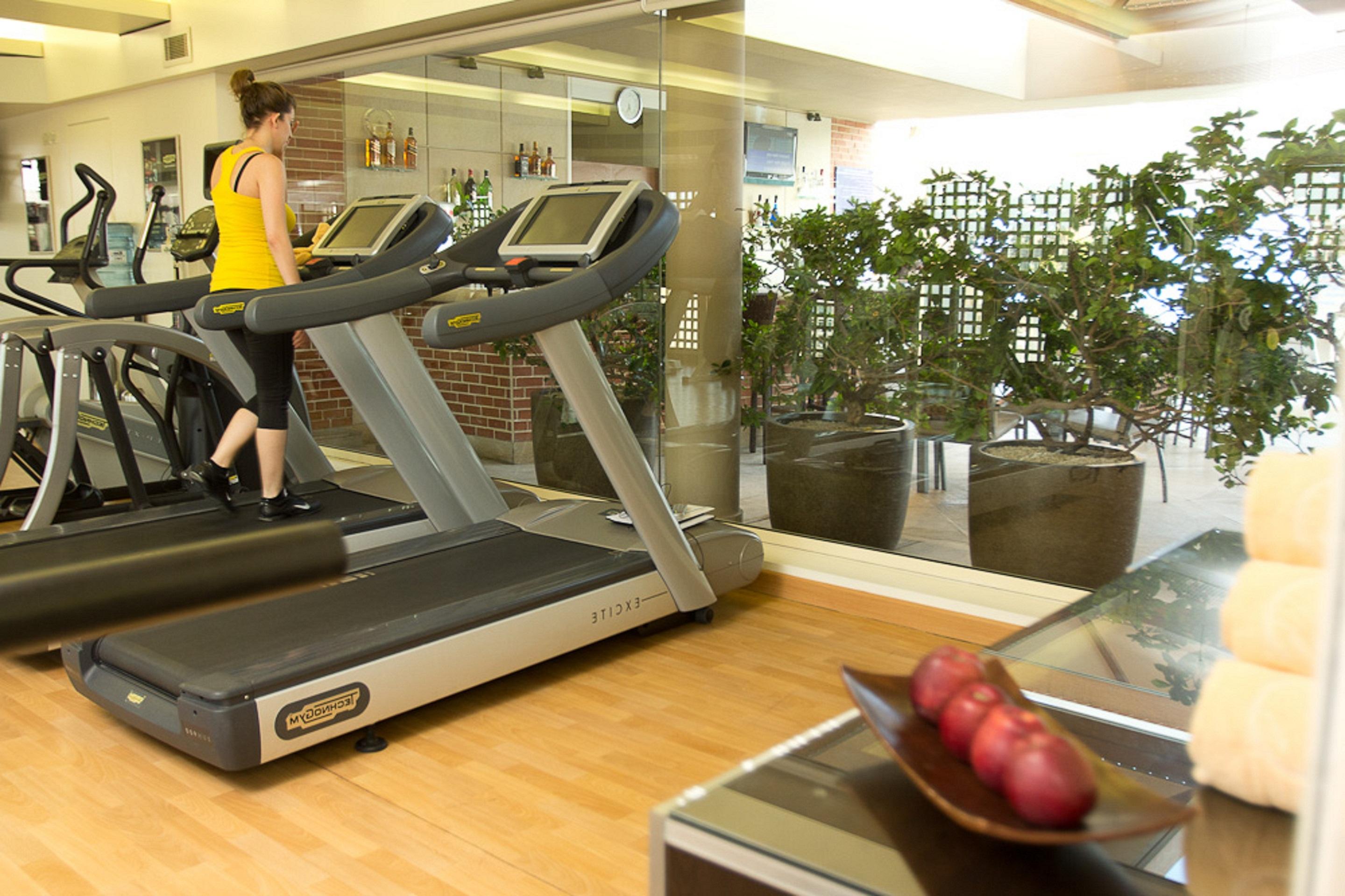 Gefinor Rotana - Beirut Hotel Buitenkant foto A treadmill