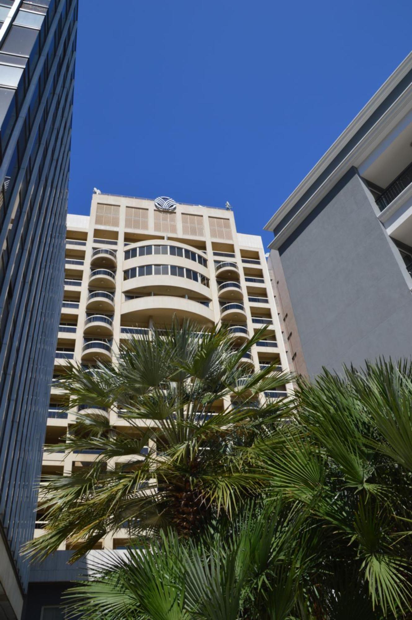 Gefinor Rotana - Beirut Hotel Buitenkant foto The building's facade