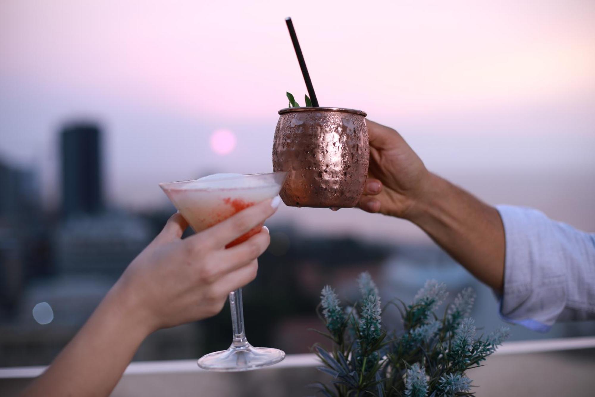 Gefinor Rotana - Beirut Hotel Buitenkant foto A Moscow Mule cocktail