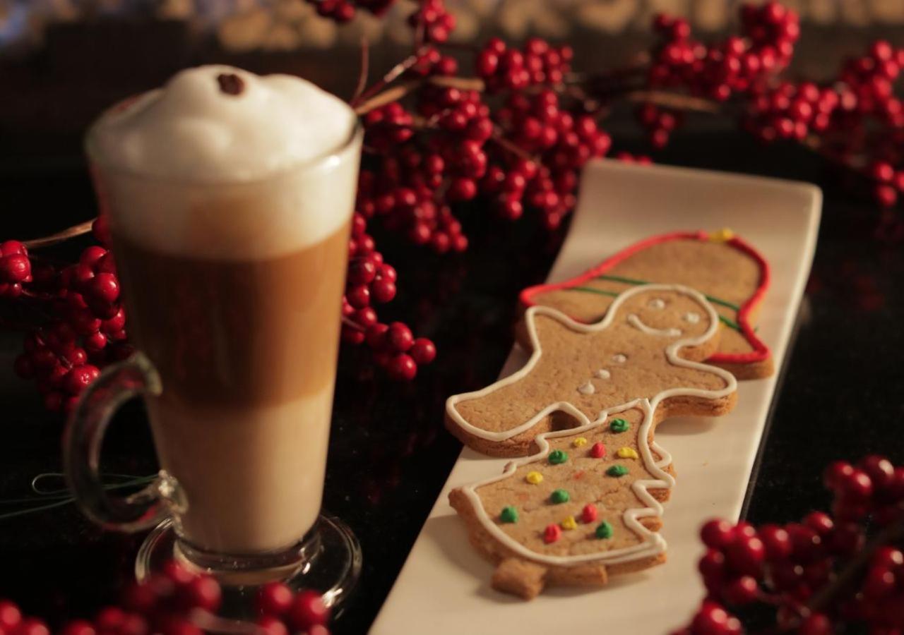 Gefinor Rotana - Beirut Hotel Buitenkant foto Gingerbread cookies