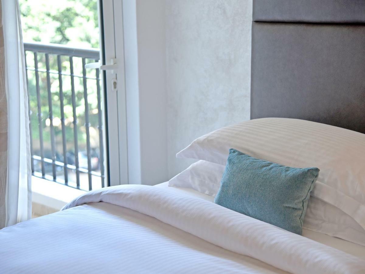 Gefinor Rotana - Beirut Hotel Buitenkant foto A bedroom at the hotel