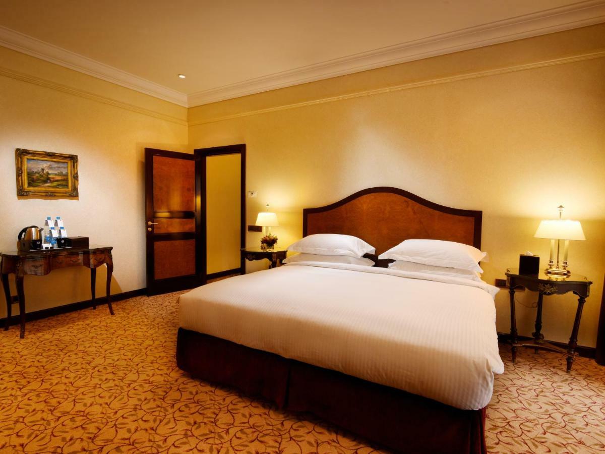Gefinor Rotana - Beirut Hotel Buitenkant foto