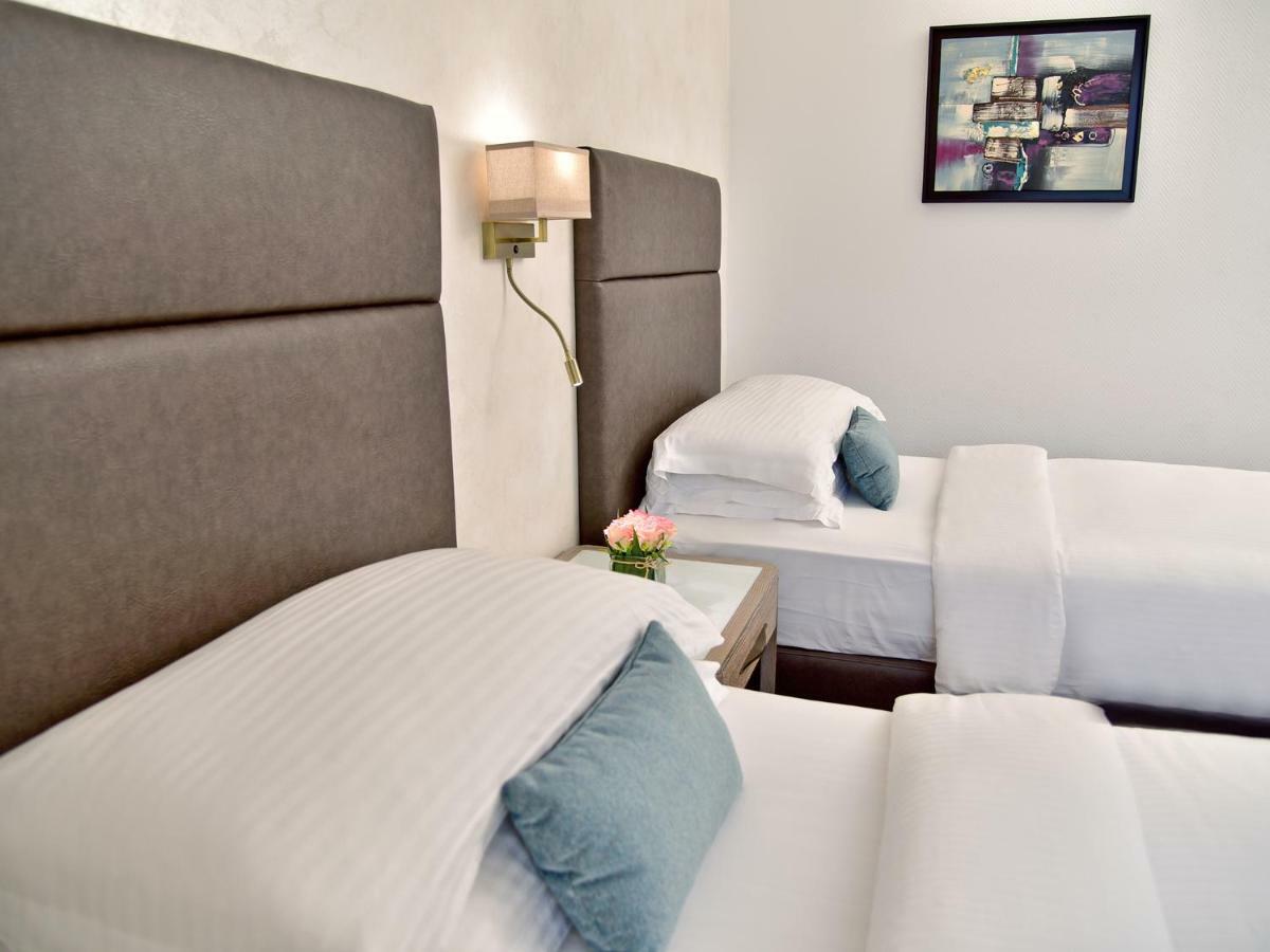 Gefinor Rotana - Beirut Hotel Buitenkant foto Deluxe Room